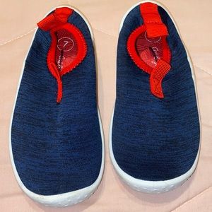 Cat & Jack water shoes